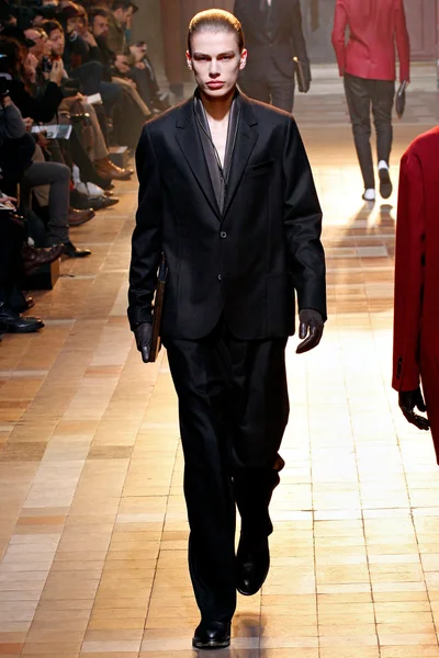 Look 40